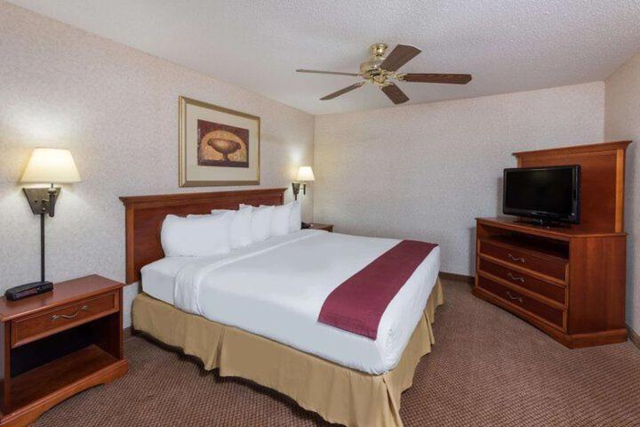Seasons Inn & Suites Highland المظهر الخارجي الصورة