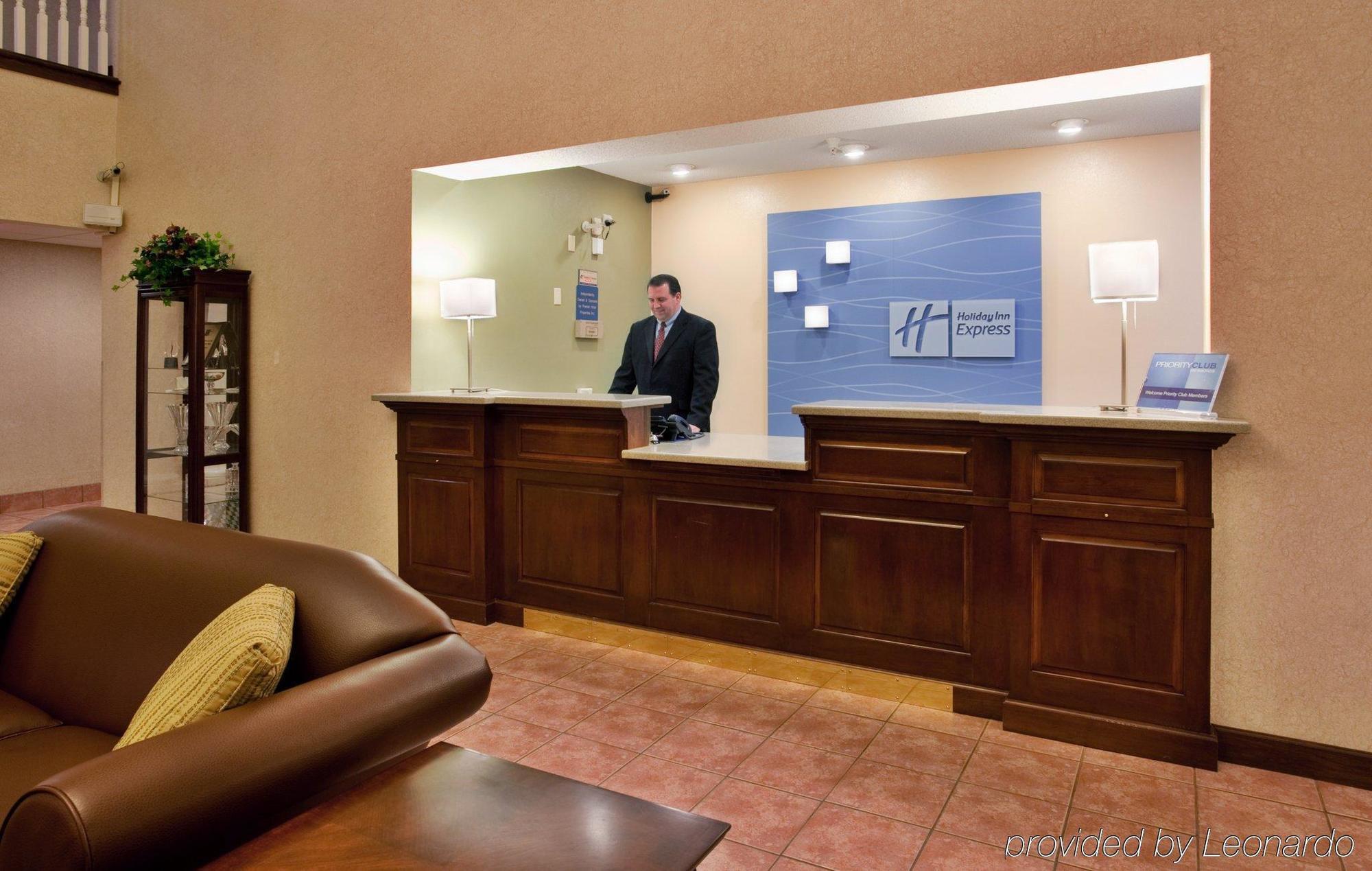 Seasons Inn & Suites Highland المظهر الداخلي الصورة