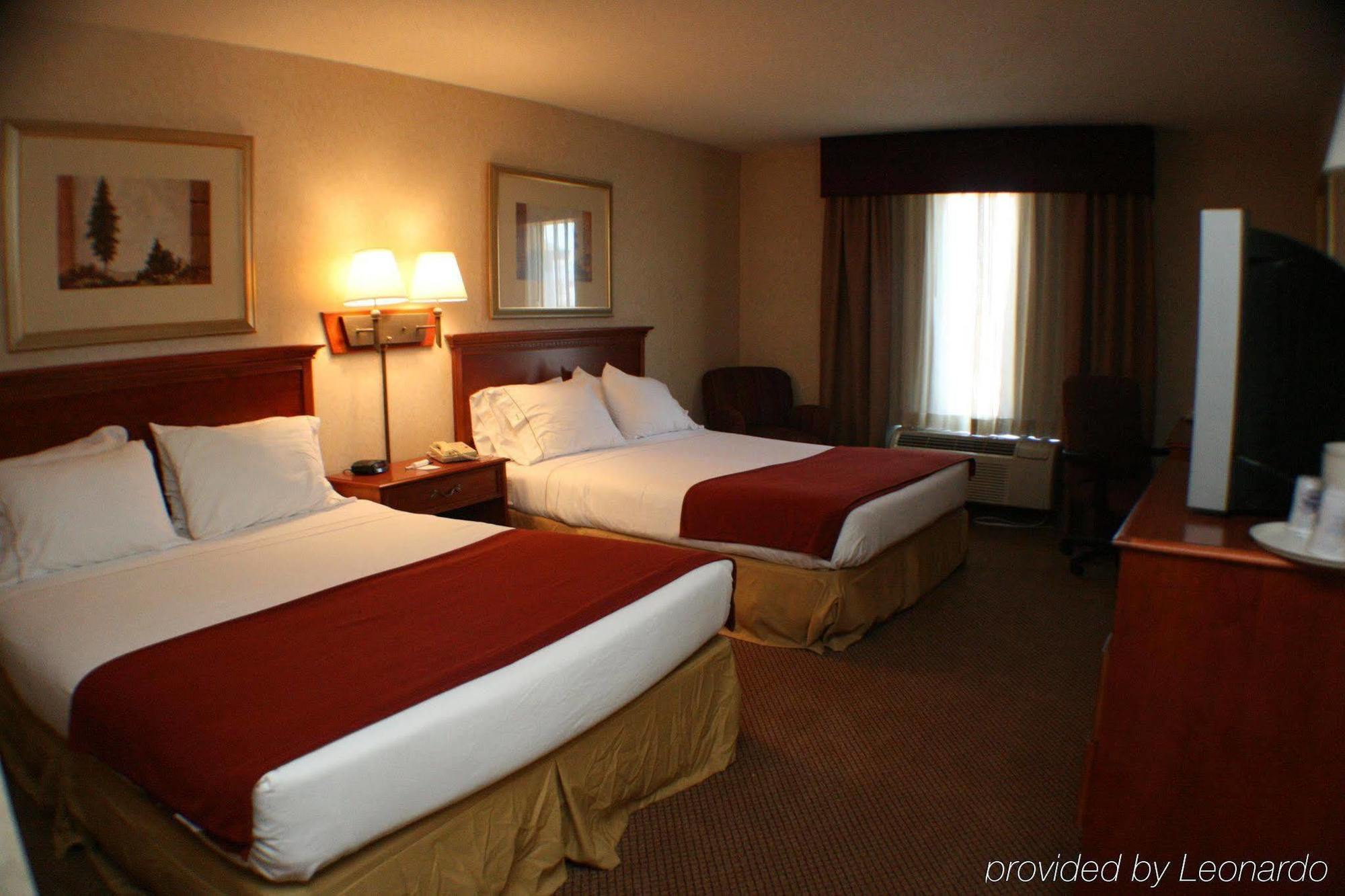 Seasons Inn & Suites Highland الغرفة الصورة